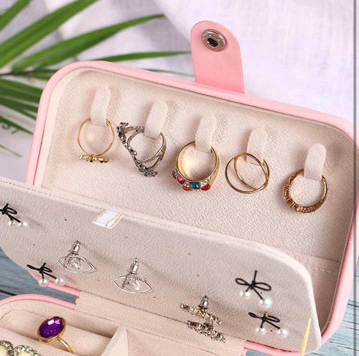 Dealmo Luxury Travel Jewelry Organizer Box – PU Leather, Compact & Multi-Slot (Ivory Pink)