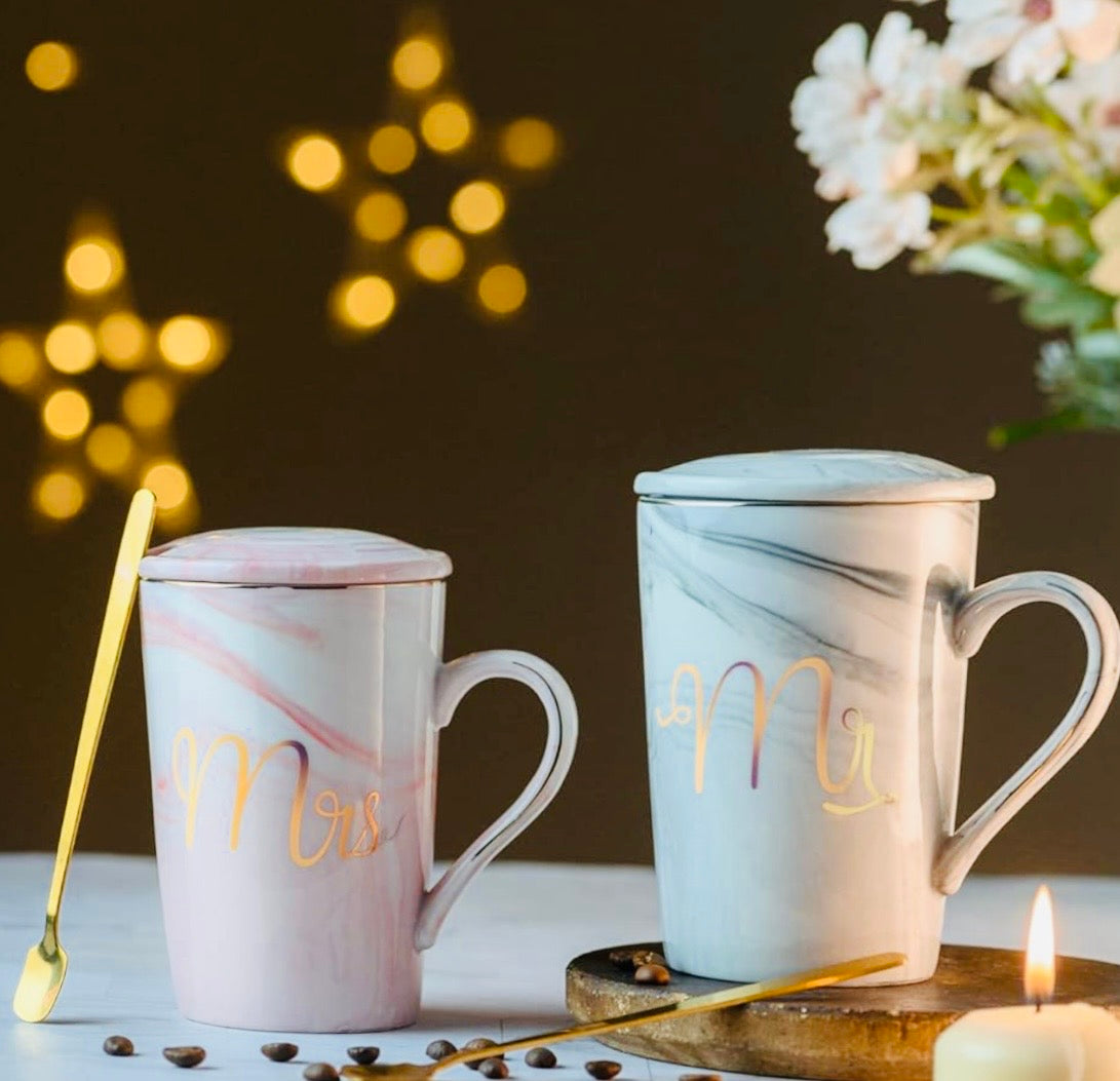 Mr. & Mrs. Marble Ceramic Mug Set (with lids & golden spoons)
